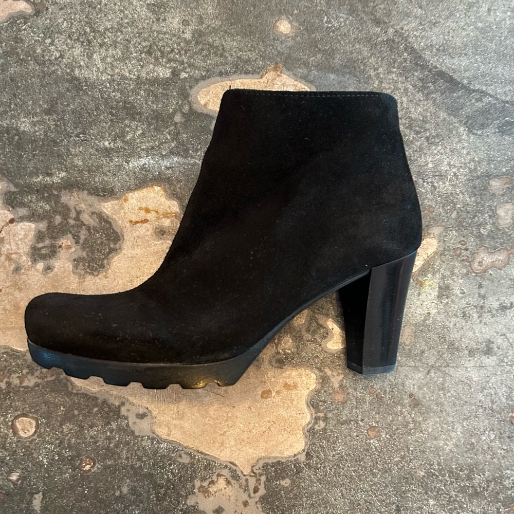 La Canadienne Boots ( made in Montreal), waterproof, lined for winter. Size 7